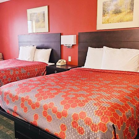 Budgetel Inn & Suites Fort Scott Dış mekan fotoğraf