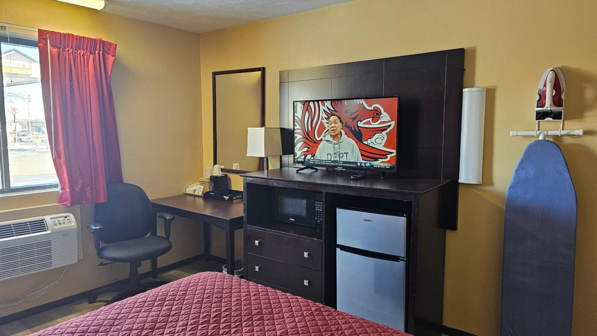 Budgetel Inn & Suites Fort Scott Dış mekan fotoğraf