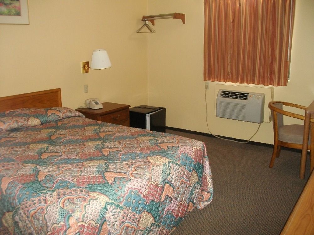 Budgetel Inn & Suites Fort Scott Dış mekan fotoğraf