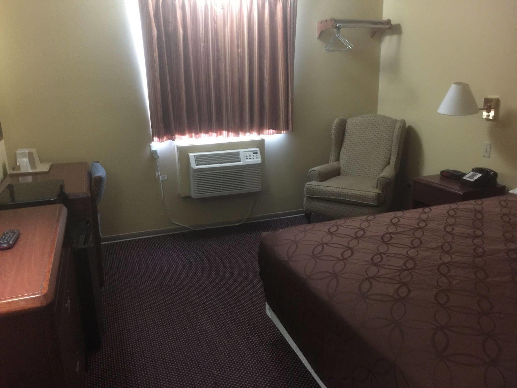 Budgetel Inn & Suites Fort Scott Dış mekan fotoğraf