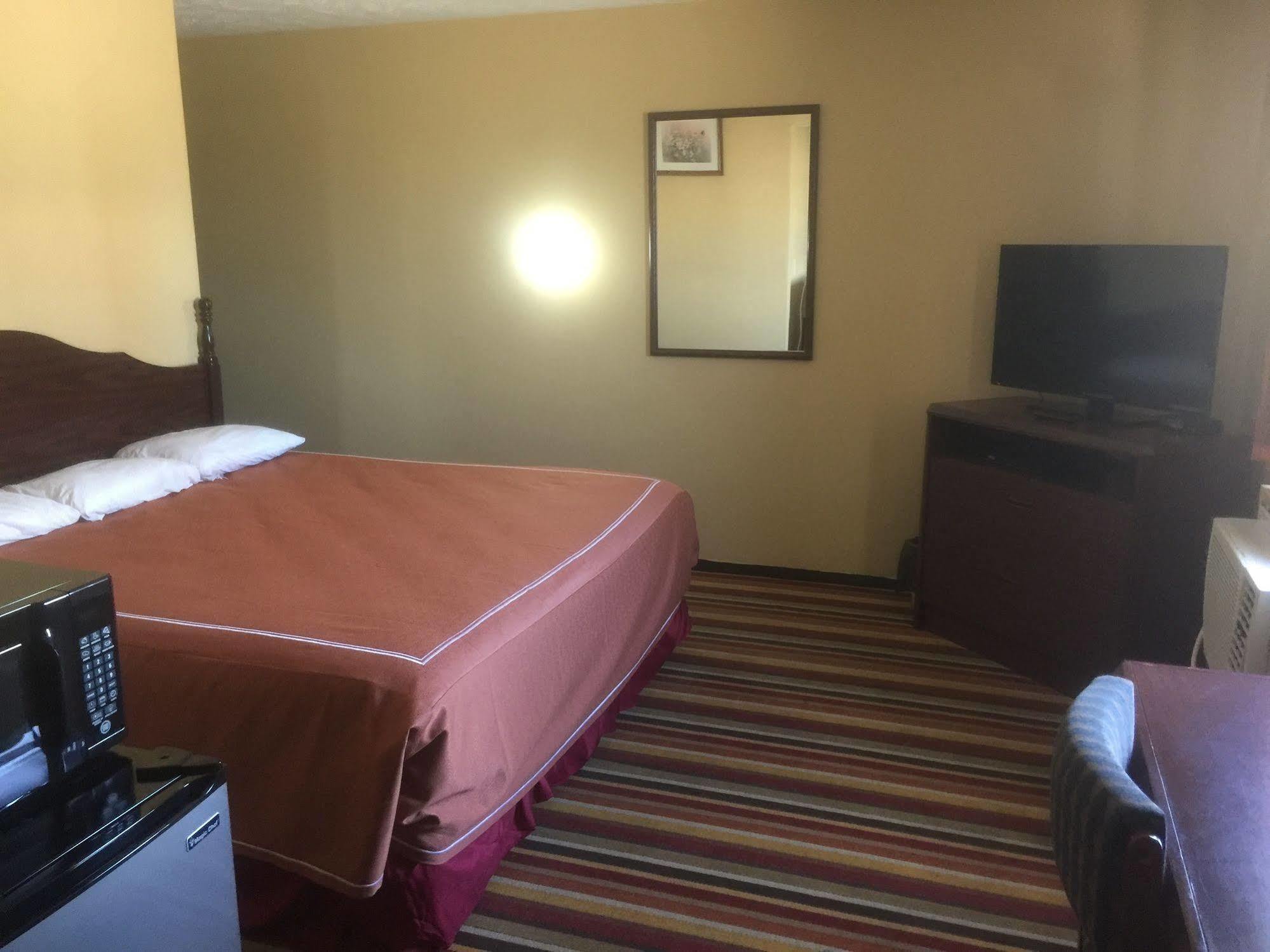 Budgetel Inn & Suites Fort Scott Dış mekan fotoğraf