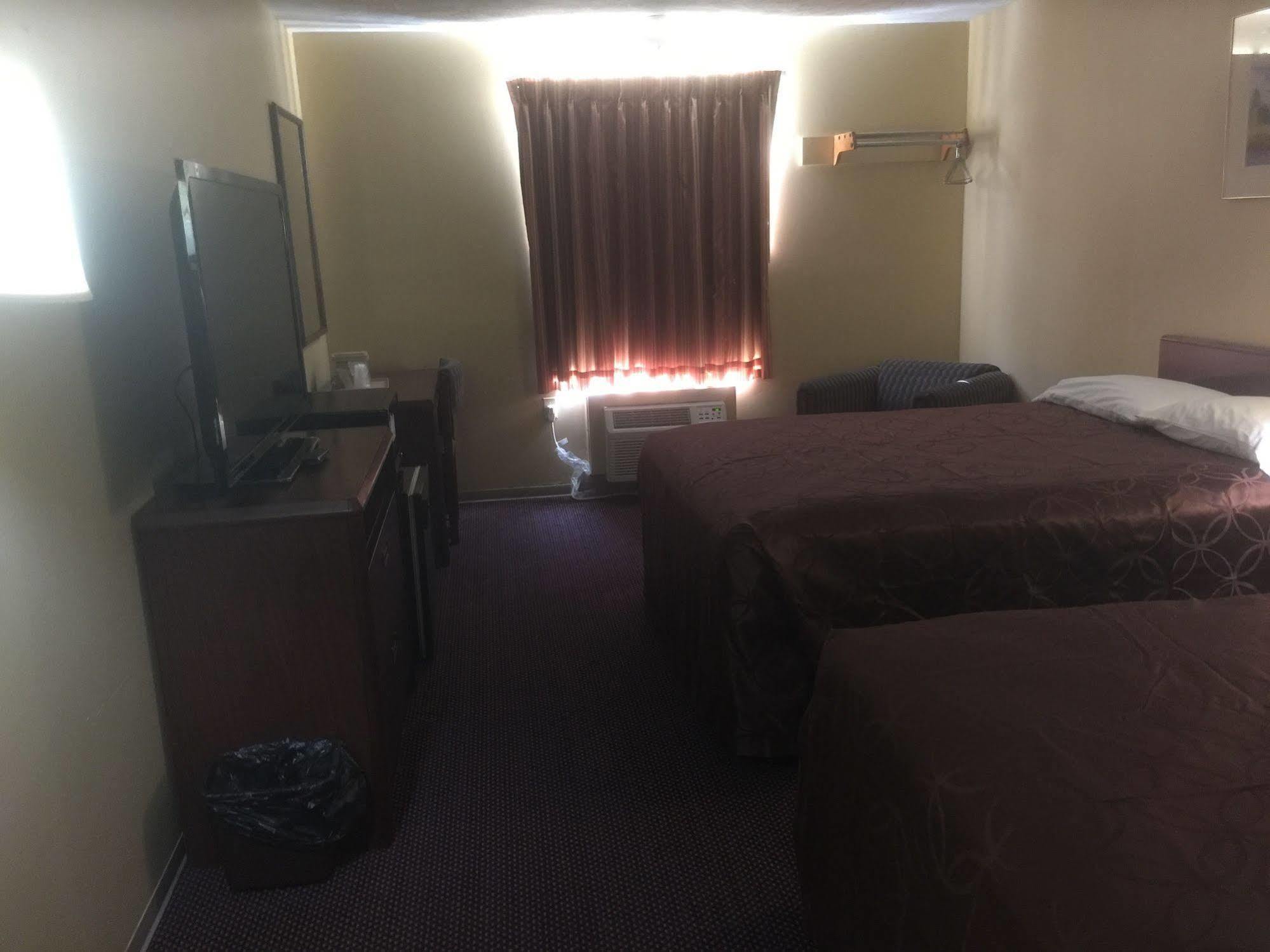 Budgetel Inn & Suites Fort Scott Dış mekan fotoğraf